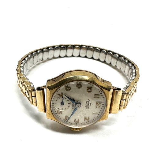 468 - Vintage Ladies 9ct gold cased Smiths deluxe  wrist watch  hand winding the watch is ticking