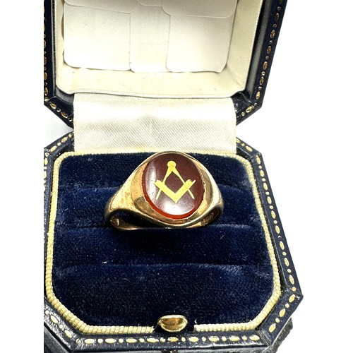 343 - 9ct Gold Vintage masonic Carnelian  Ring (4.9g)