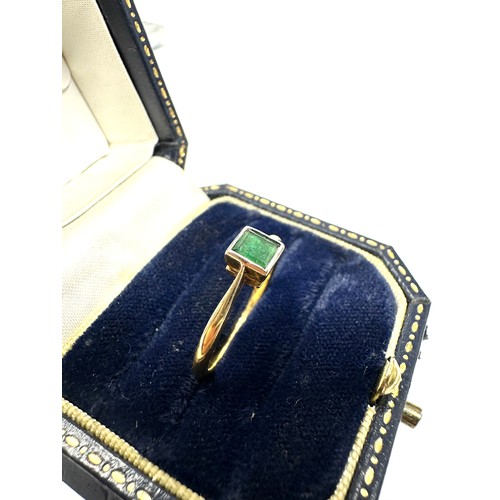 367 - 18ct Gold Art Deco Square Cut Emerald Set  Ring (2.4g)