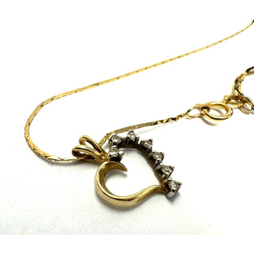 352 - 14ct Gold Diamond  Heart Pendant Necklace (1.8g)