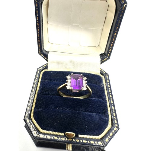 350 - 9ct Gold Amethyst And White Gemstone Ring (2.5g)