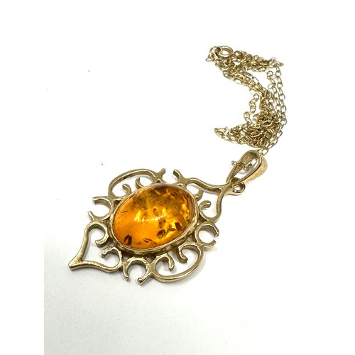 244 - 9ct Gold Amber  Pendant Necklace (3.5g)