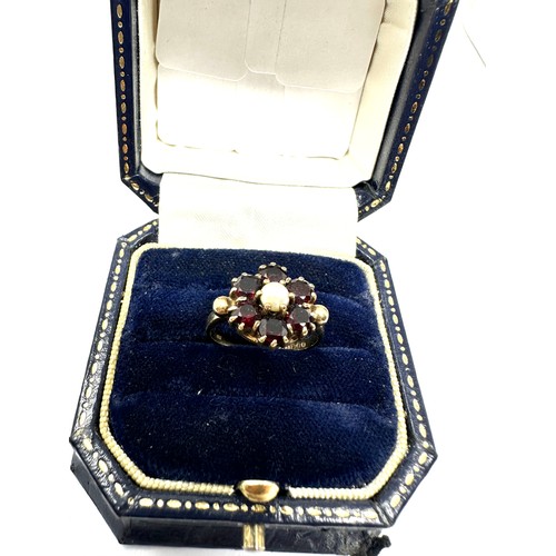 194 - 9ct Gold Pearl And Garnet Flower Cluster Statement Ring (2.7g)