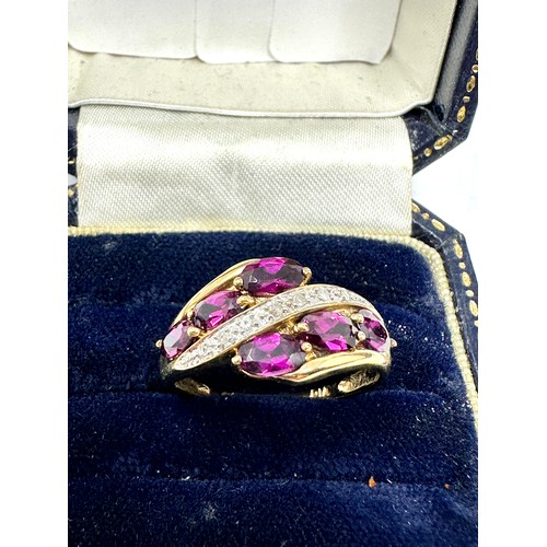 215 - 9ct  Gold Diamond And Garnet Ring (2.6g)