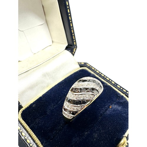 236 - 9ct Gold Diamond And Black Gemstones Ring (3g)