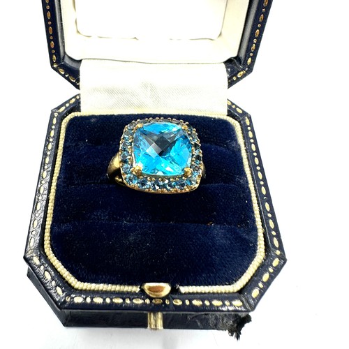 240 - 9ct Gold Topaz  Ring (4g)