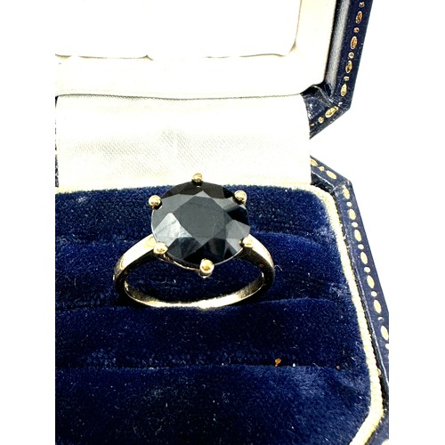 193 - 9ct Gold Sapphire Ring (3.2g)