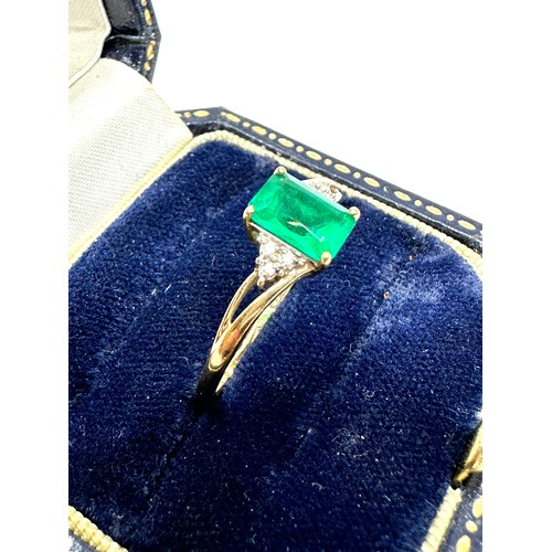 314 - 9ct Gold Synthetic Emerald & diamond  Ring  (1.7g)