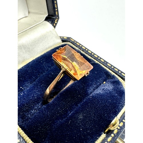 302 - 9ct Gold Antique Synthetic Yellow Sapphire Ring (2.4g)