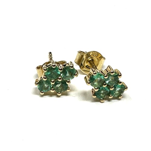 324 - 9ct Gold Green Gemstone Cluster Stud Earrings (1.4g)