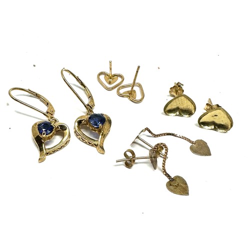 294 - 4 x 9ct gold stud earrings inc. blue kyanite (3.3g)