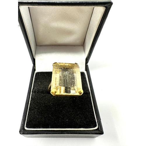 252 - 9ct gold citrine cocktail ring (8.5g)