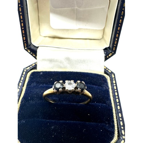 139 - 18ct gold diamond & sapphire ring (2.9g)