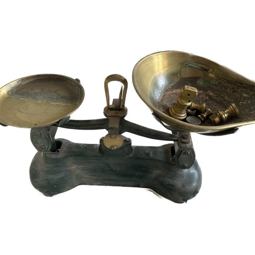 220 - Selection of vintage kitchen scales, letter scale