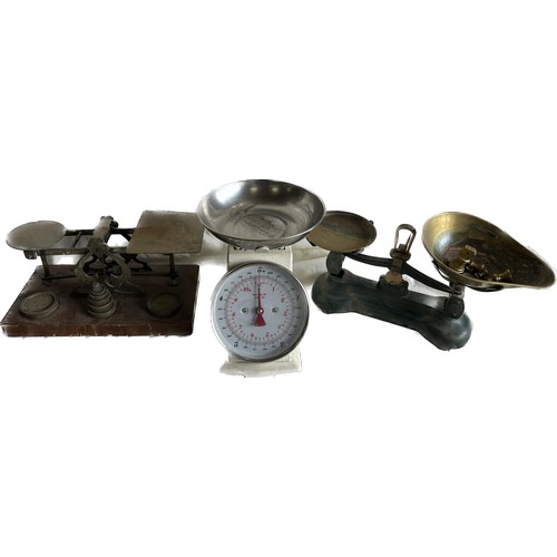 220 - Selection of vintage kitchen scales, letter scale