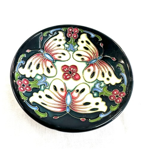 566 - 2008 Moorcroft design pin tray diameter approximately 5inches