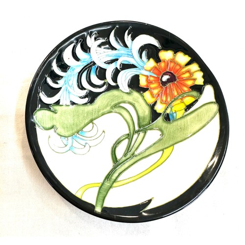 571 - 2006 Moorcroft design pin tray diameter approximately 5 inches