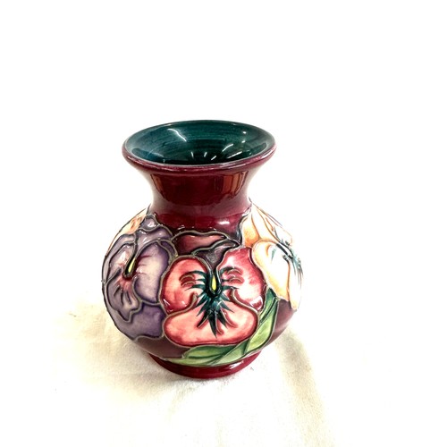 565 - 1993 Moorcroft potter vase 3.5 inches tall