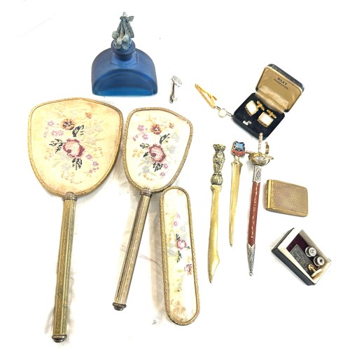 103 - Selection of vintage collectables to include Regency of London brush and mirror, letter openers, tie... 