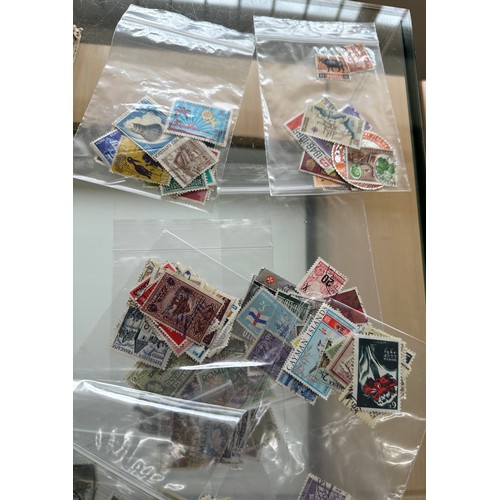 465 - Large selection of assorted stamps