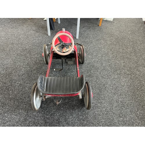 362 - Vintage classic childs metal pedal car