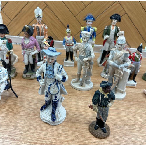 319 - Selection of porcelain figures to include soldiers etc