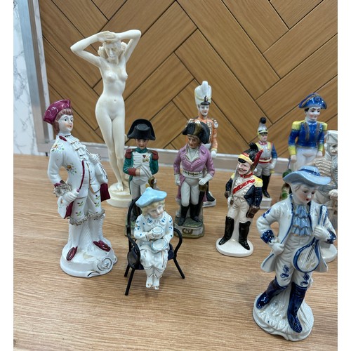 319 - Selection of porcelain figures to include soldiers etc