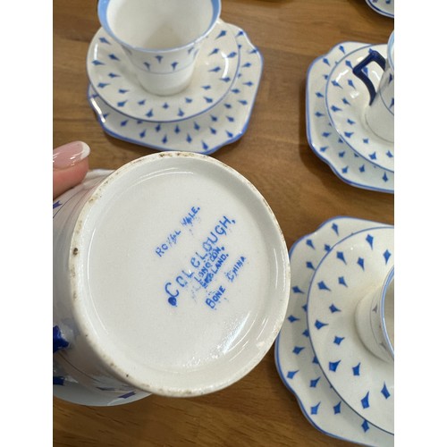 161 - Part Colclough Royal Vale tea service to include tea pot etc