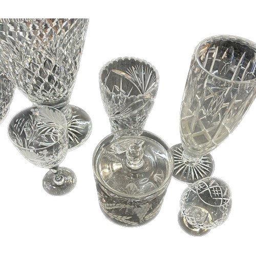 210 - Selection of glassware to include cut glass, crystal glass, decanters, vases etc