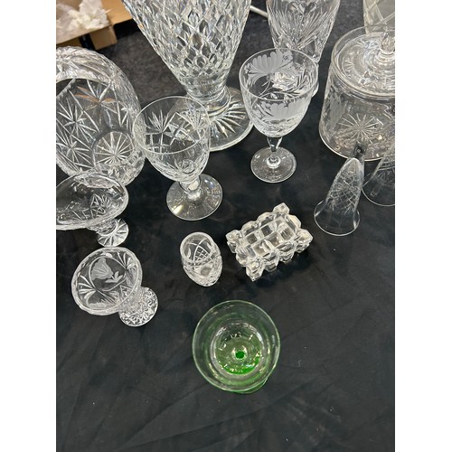 210 - Selection of glassware to include cut glass, crystal glass, decanters, vases etc