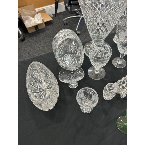 210 - Selection of glassware to include cut glass, crystal glass, decanters, vases etc