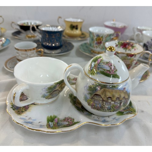 164 - Selection of single cup and saucers to include Royal Albert,  Crownford etc