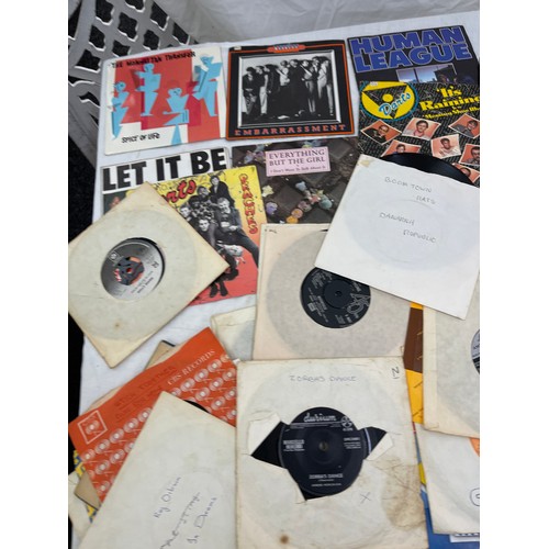 179 - Selection of assorted 45s includes 60s, 70s and 80s includes Madness, darts etc