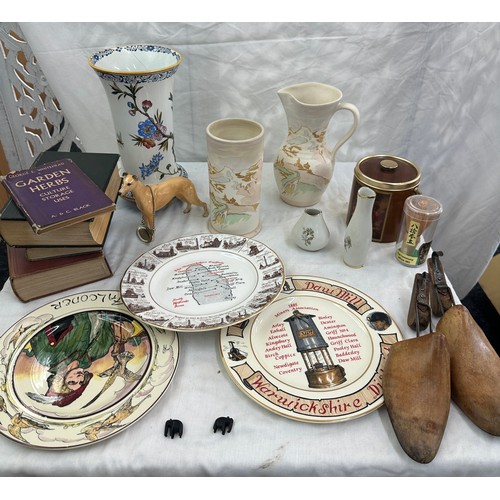 195 - Selection of vintage miscellaneous to include pottery, oriental etc