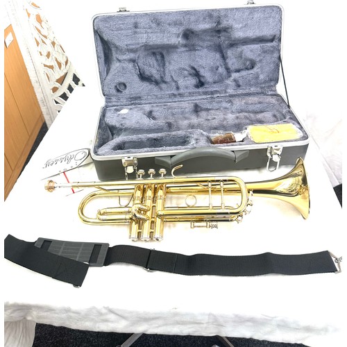 170 - Odyssey trumpet in velvet lined case