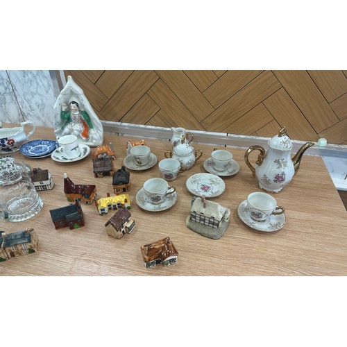 197 - Large selection of vintage miscellaneous items to include mini cottages, oriental etc