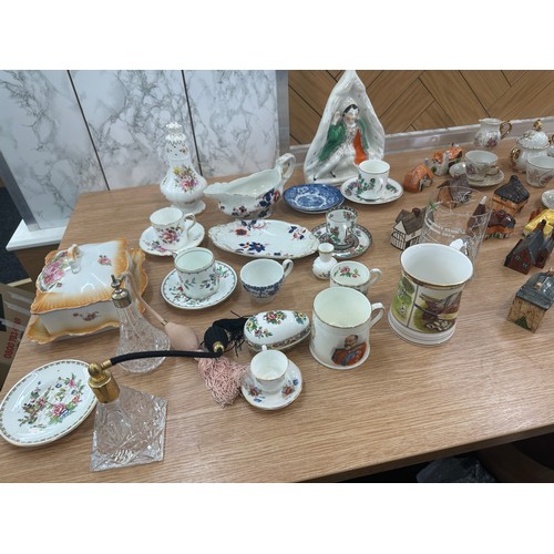 197 - Large selection of vintage miscellaneous items to include mini cottages, oriental etc