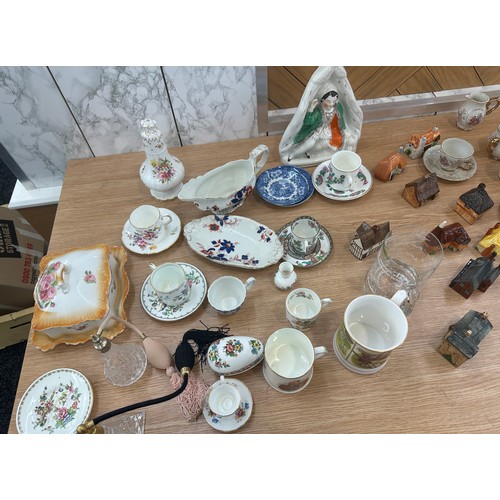 197 - Large selection of vintage miscellaneous items to include mini cottages, oriental etc