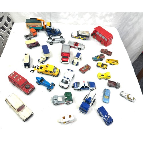 223 - Selection of vintage and later toy cars to include corgi etc