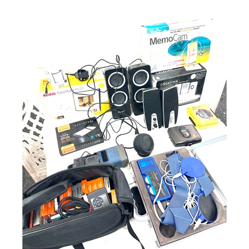 163 - Large selection of electrical items to include memo cam, I Station etc