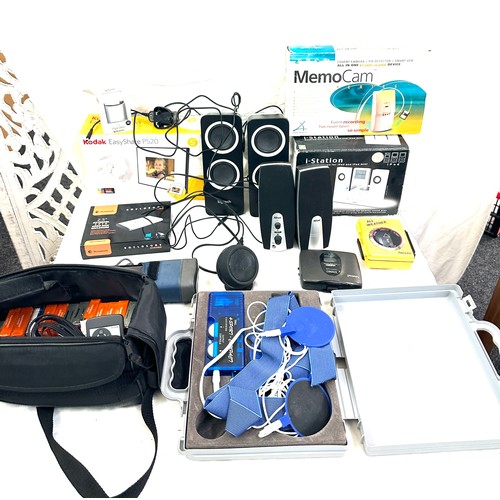 163 - Large selection of electrical items to include memo cam, I Station etc