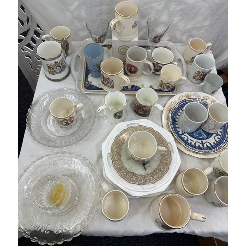 271 - Large selection of Royal coronation commemorative items to include mugs, plates, glasses etc