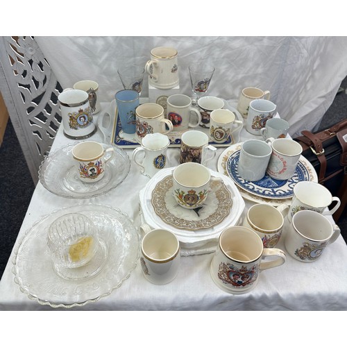 271 - Large selection of Royal coronation commemorative items to include mugs, plates, glasses etc