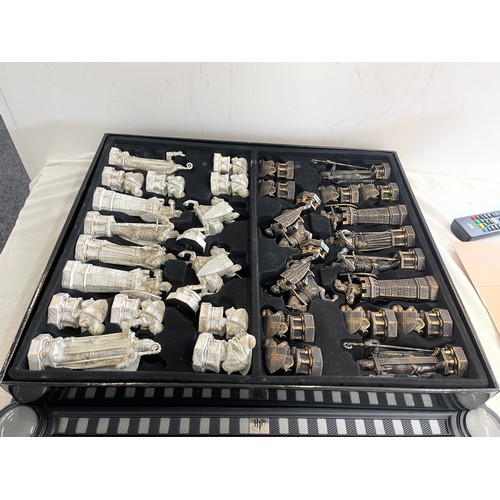 275 - Harry Potter complete chess set