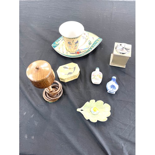 89 - Selection of collectable items includes 2 small Chinese perfume bottles etc