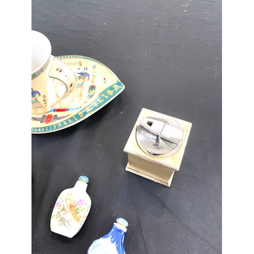 89 - Selection of collectable items includes 2 small Chinese perfume bottles etc