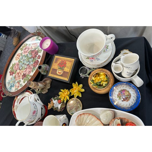 347 - Selection of miscellaneous to include pottery pieces, animal figures, tea pot and tea cosy etc