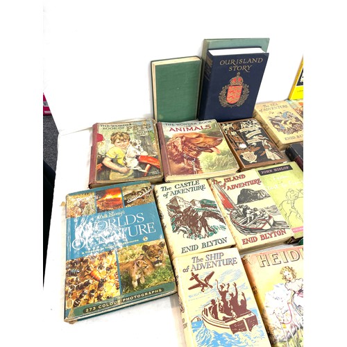 139 - Selection of vintage and later books includes Annuals, Our island story etc