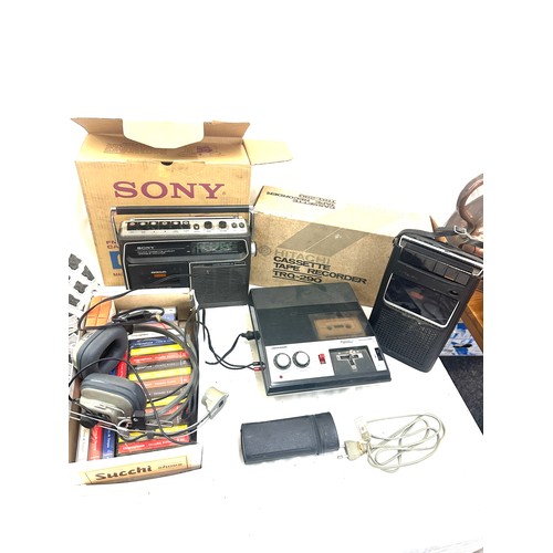 341 - cassette tape recorder trq-290, sony cf-320 and 1 other and a selection of french learning books