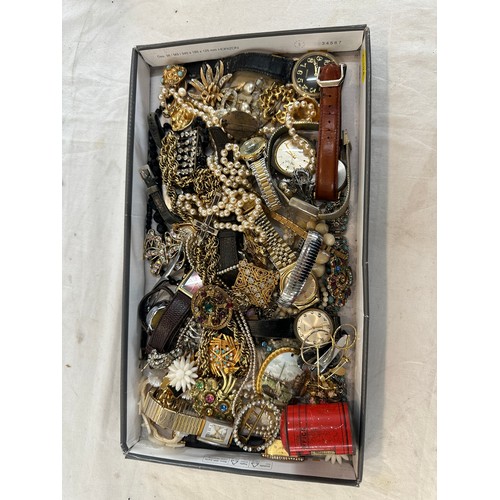 474 - Box of assorted vintage costume jewellery